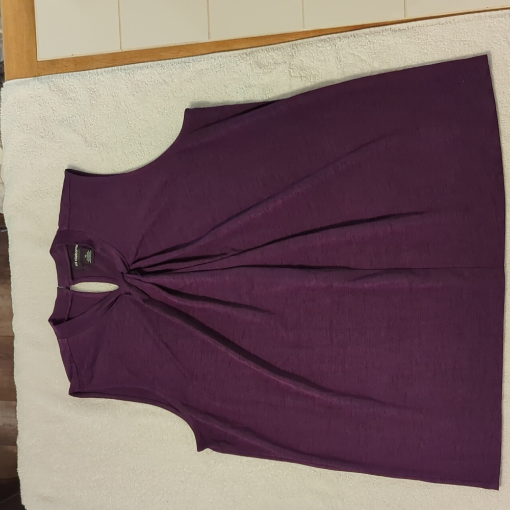 Women's sleeveless blouse